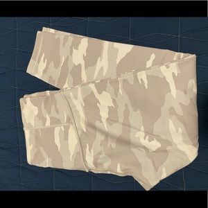 Athleta White Camo Elation 7/8 Tight